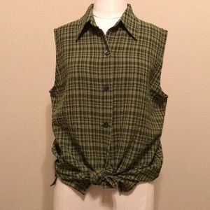 🧚🏼‍♀️White Stag short sleeve button up blouse